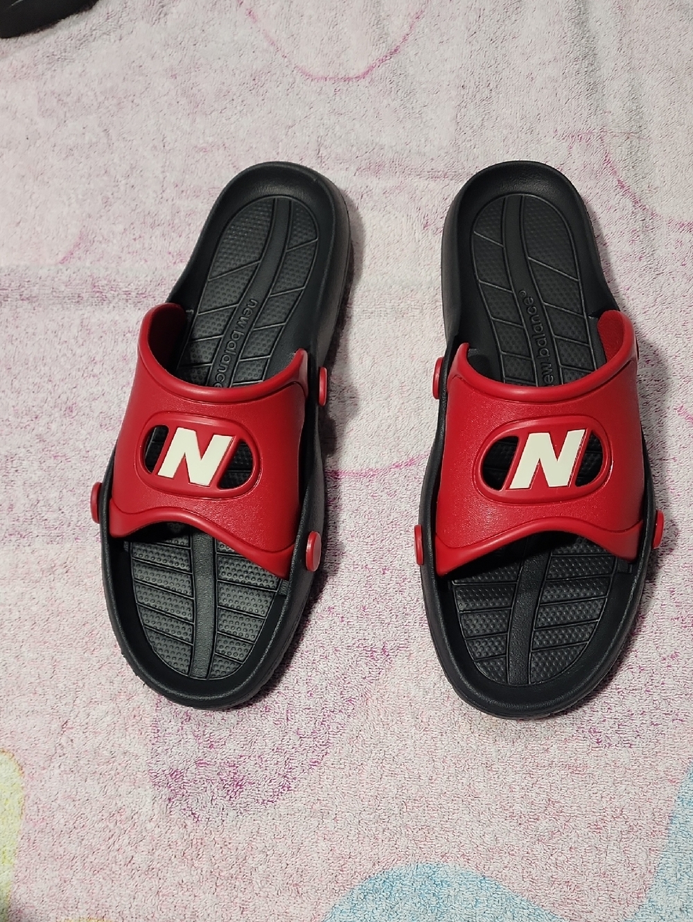 New Balance Slides Sandals Men's Sz 9.5 Slip On Black Red